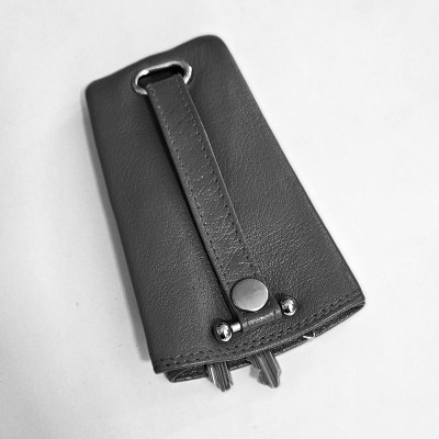 klíčenka zatahovací 11x7cm BLACK, kůže