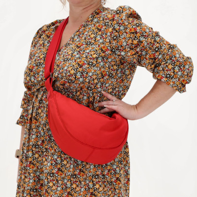 CALVIA Moonbag RED, crossbody kabelka Beagles